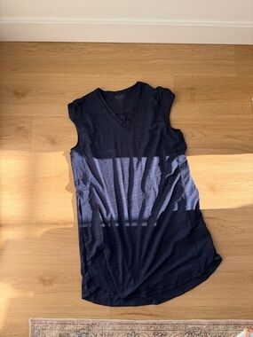 Athleta Navy V-Neck Sleeveless Tunic